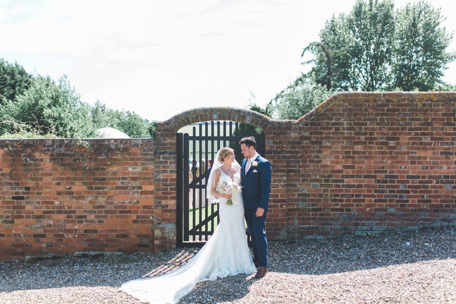 Lodge-Farm-House-Wedding-Photography-kings-walden
