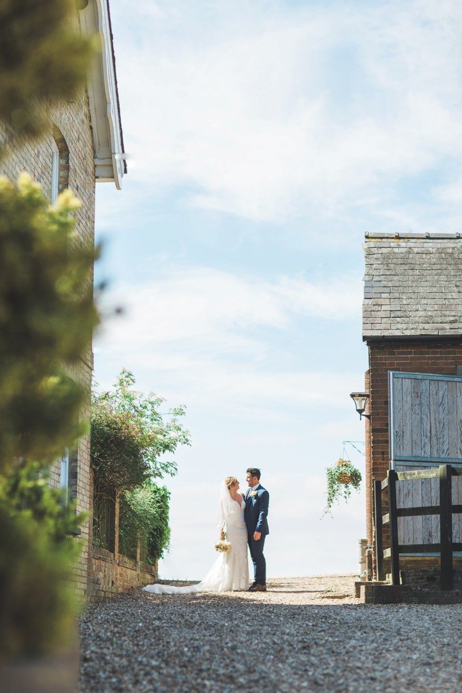 Lodge-Farm-House-Wedding-Photography-kings-walden