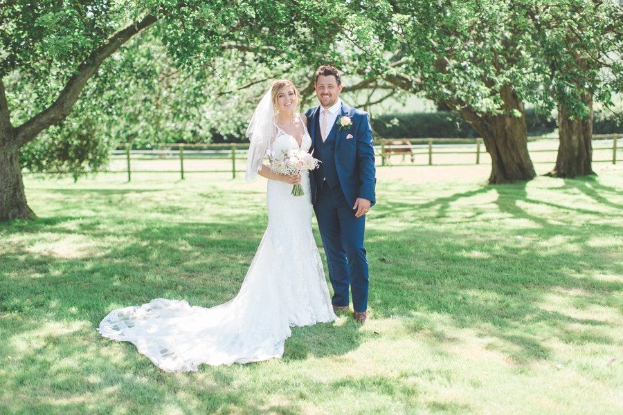 Lodge-Farm-House-Wedding-Photography-kings-walden